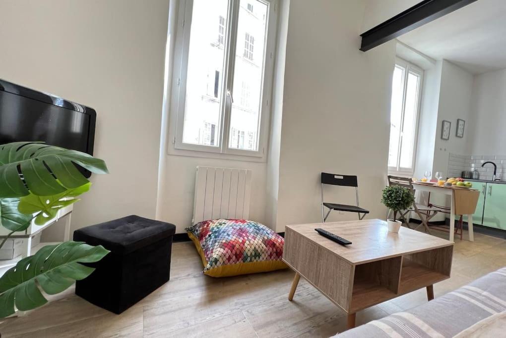 Charme Authenticite A Marseille, Camas Apartment