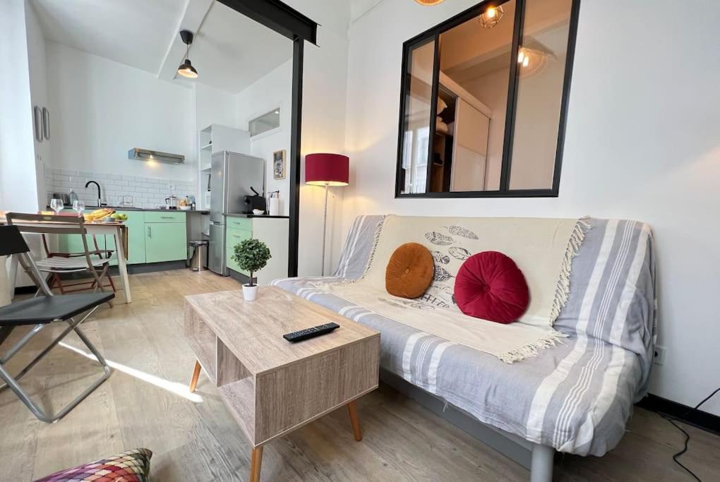 Charme Authenticite A Marseille, Camas *